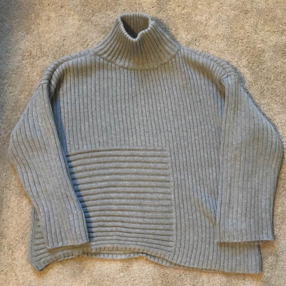 Vince Camuto Grey ribbed turtleneck